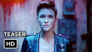 Batwoman Teaser-Trailer: Rabbit Hole