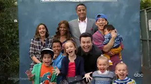 Single Parents: Serientrailer 2 Staffel 2